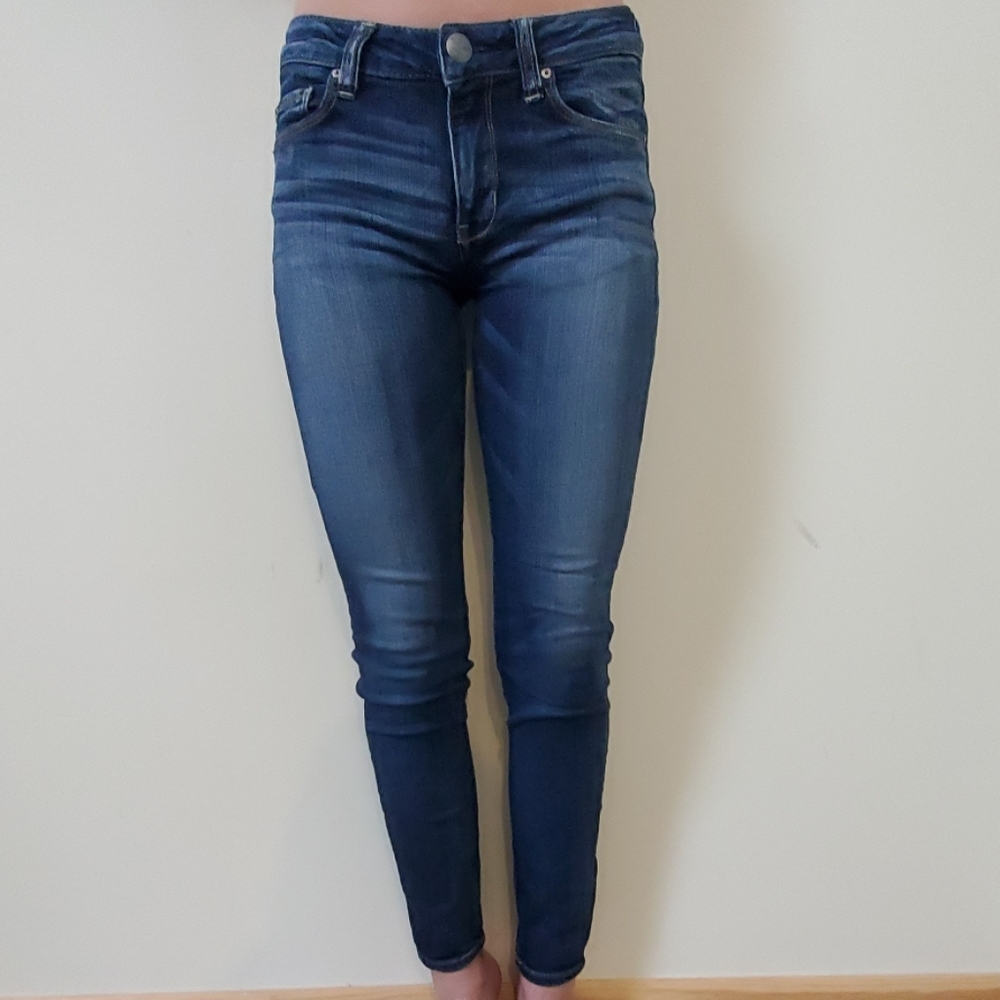 American Eagle dark wash skinny jeans